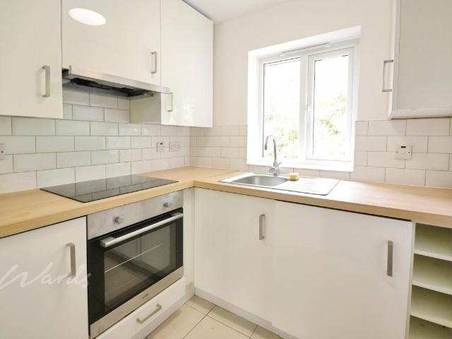 Flat for rent in Oad Street, Kent