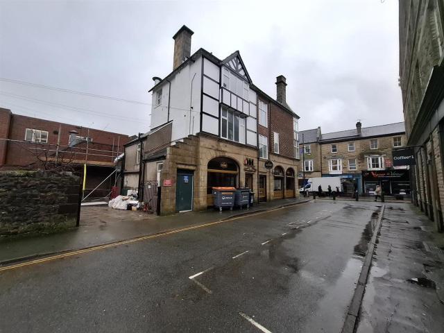Flat for rent in Charlesworth, East Midlands