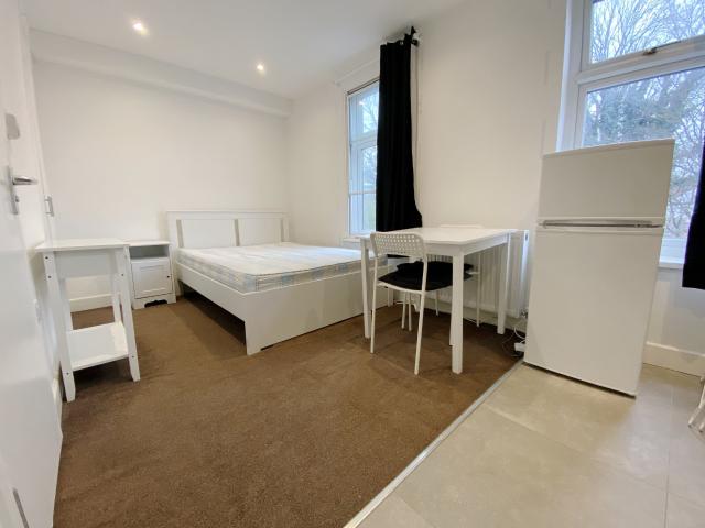 Flat for rent in London Borough of Hounslow, Osterley