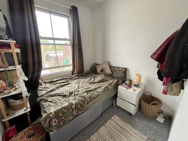 Flat for rent in London Borough of Southwark, Greater London