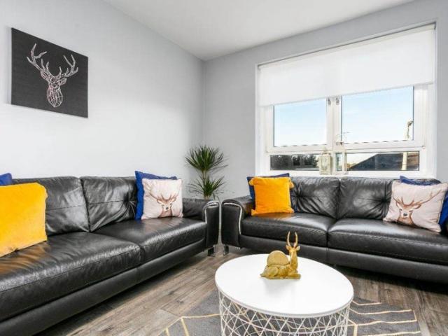 Flat for rent in Auchinairn, Bishopbriggs