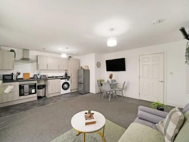 Flat for rent in Colnbrook with Poyle, Slough