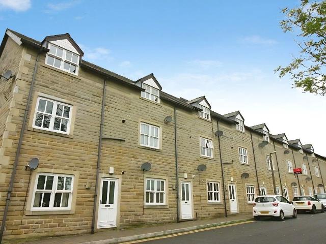 Flat for rent in Nuttall, Bury