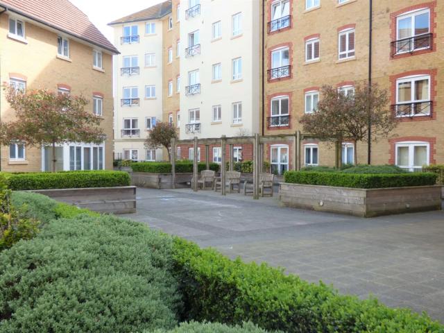 Flat for rent in Semilong, Northampton