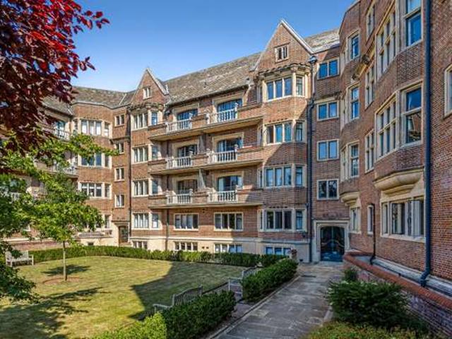 Flat for rent in The Slade, Oxfordshire