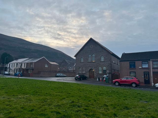 Flat for rent in Cimla, Neath