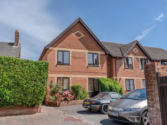 Flat for rent in Wimborne, East Brook