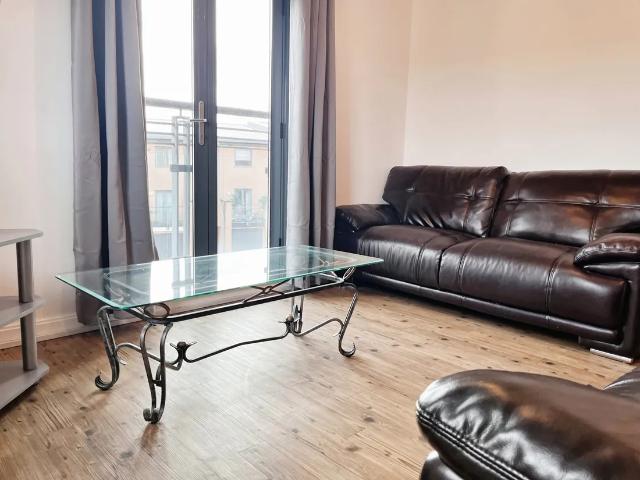 Flat for rent in SA1 Swansea Waterfront, Nangreaves