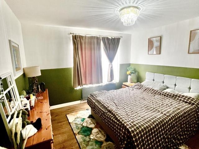 Flat for rent in Hillside, Leith