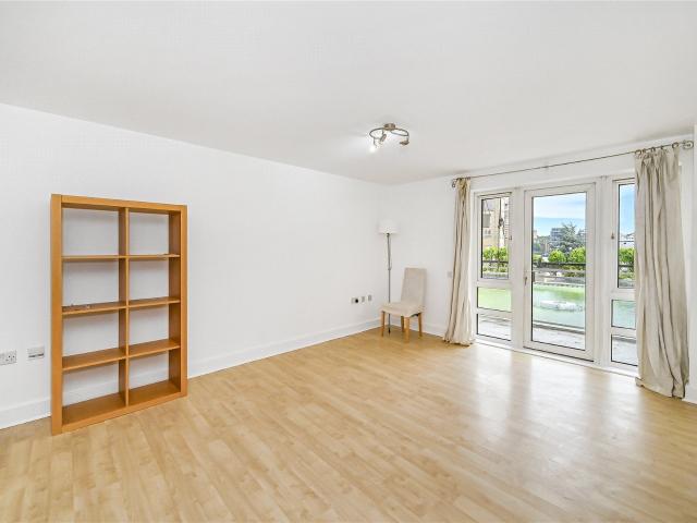 Flat for rent in Isle Of Dogs, Greater London