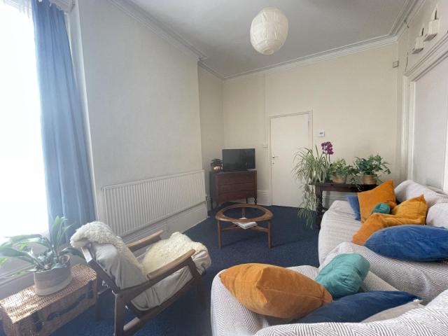 Flat for rent in St. Mildred's, The Bridge