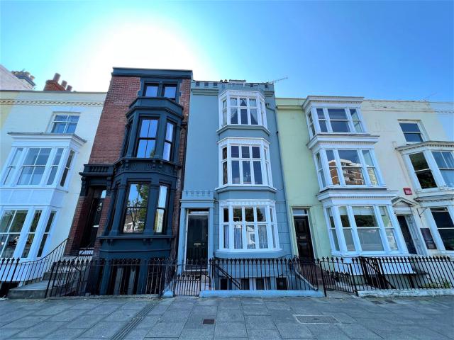 Flat for rent in Portsea, City Of Portsmouth