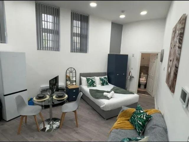 Flat for rent in Lee Bank, Greater Manchester