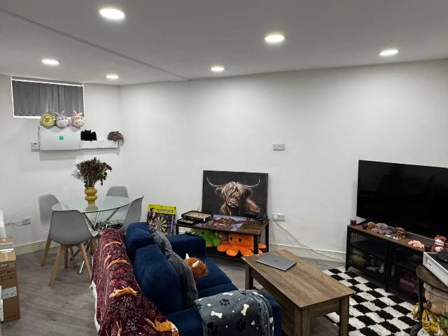 Flat for rent in Lee Bank, Greater Manchester