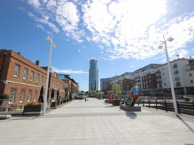 Flat for rent in Portsea, City Of Portsmouth