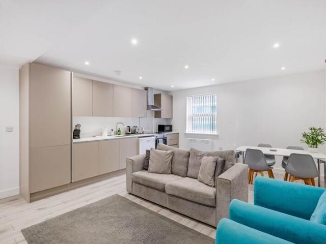 Flat for rent in Heol-las, Surrey