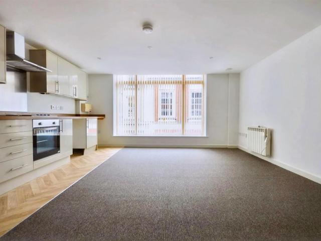 Flat for rent in Semilong, Northampton