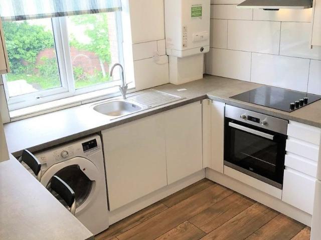 Flat for rent in Port Tennant, Swansea