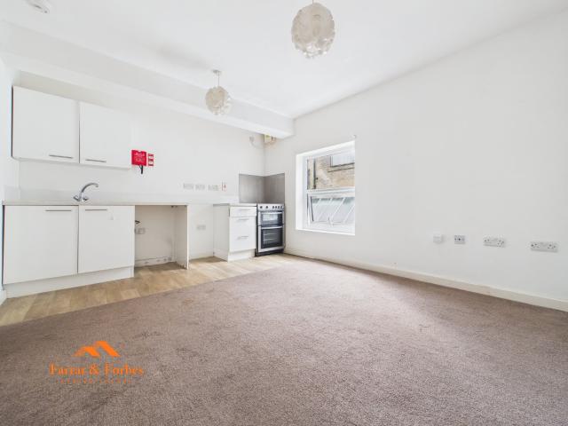 Flat for rent in Burnley Wood, Burnley