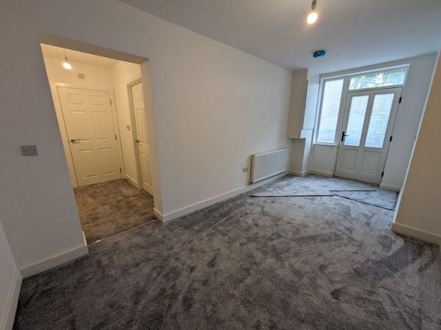 Flat for rent in Potters Corner, East Midlands