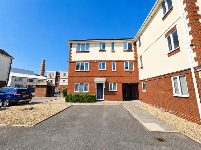 Flat for rent in Forton, Middlecroft