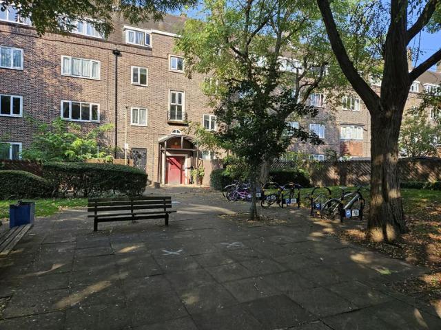 Flat for rent in Earlsfield, Greater London