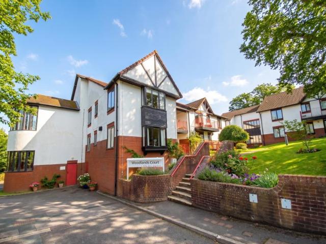 Flat for rent in St John's, Woking