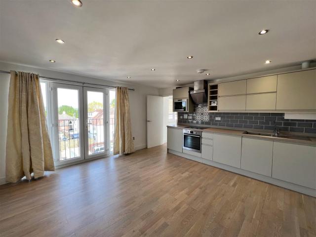 Flat for rent in Sevenoaks, The Butts