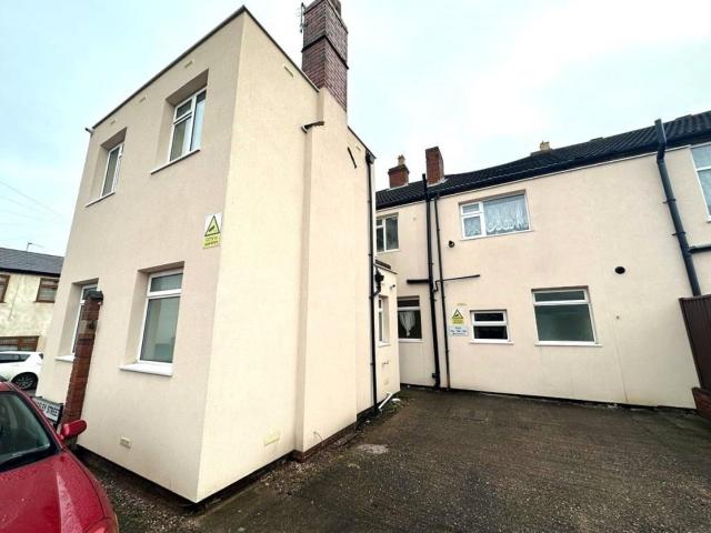 Flat for rent in Netherton, West Midlands