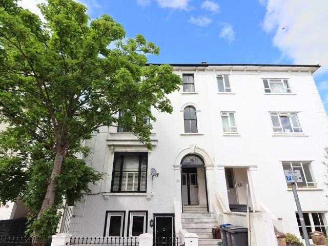 Flat for rent in Surbiton, Greater London