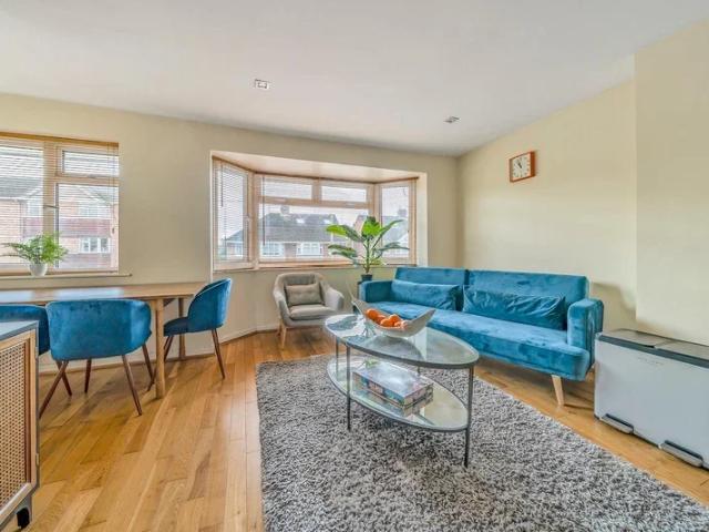 Flat for rent in Headington Shops, The Slade