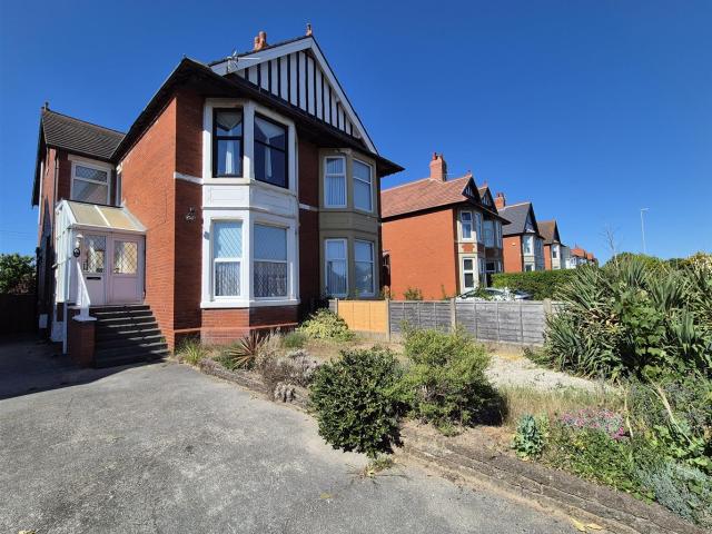 Flat for rent in St Annes, Fylde