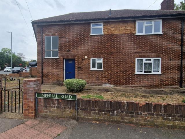 Flat for rent in Clewer Green, Windsor