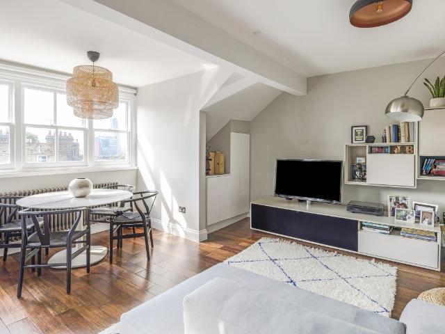 Flat for rent in North Kensington, Greater London