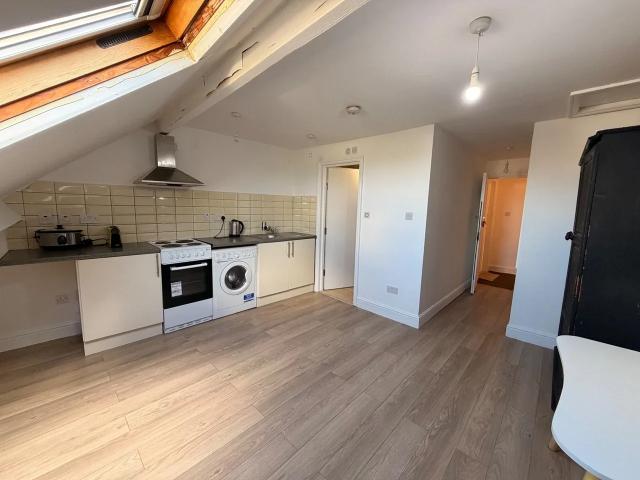 Flat for rent in Walthamstow Village, Greater London