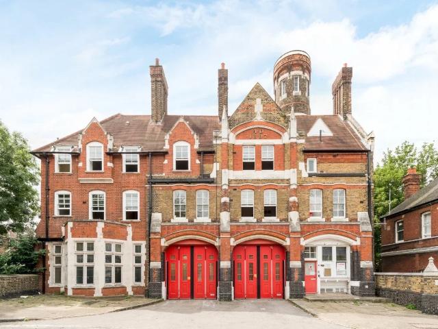 Flat for rent in Charlton Riverside, Greater London