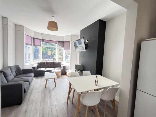 Flat for rent in Headingley Hill, Headingley
