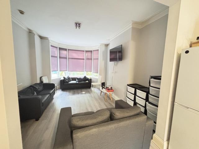 Flat for rent in Headingley Hill, Headingley