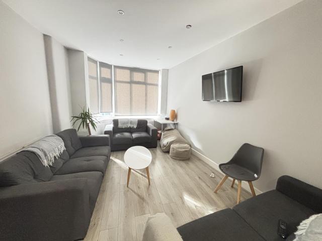 Flat for rent in Headingley Hill, Headingley