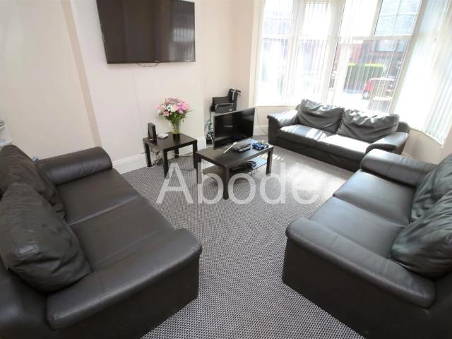 Flat for rent in Headingley Hill, Headingley