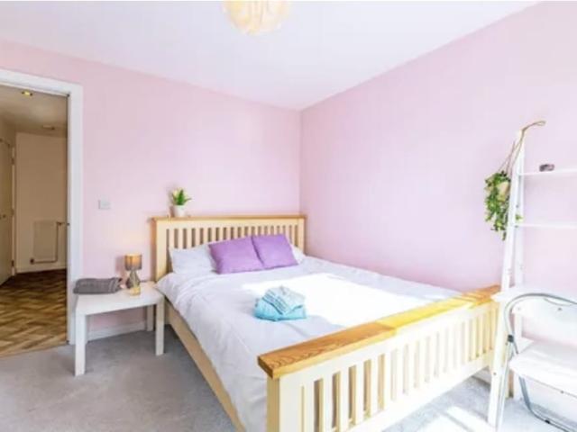 Flat for rent in Stockwell, Greater London