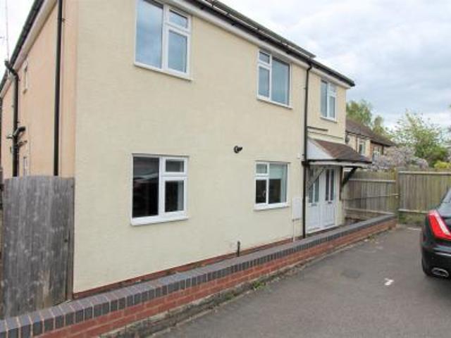 Flat for rent in Woodloes Park, Green Close