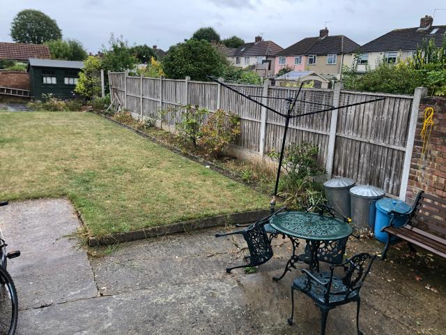 Flat for rent in Elm Park, Greater London