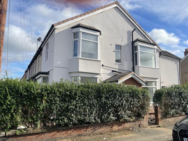 Flat for rent in Ball Hill, West Midlands