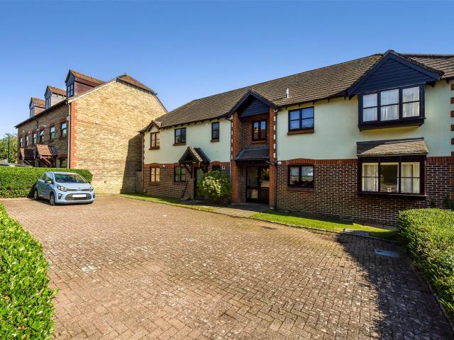 Flat for rent in Chichester, Littlecote