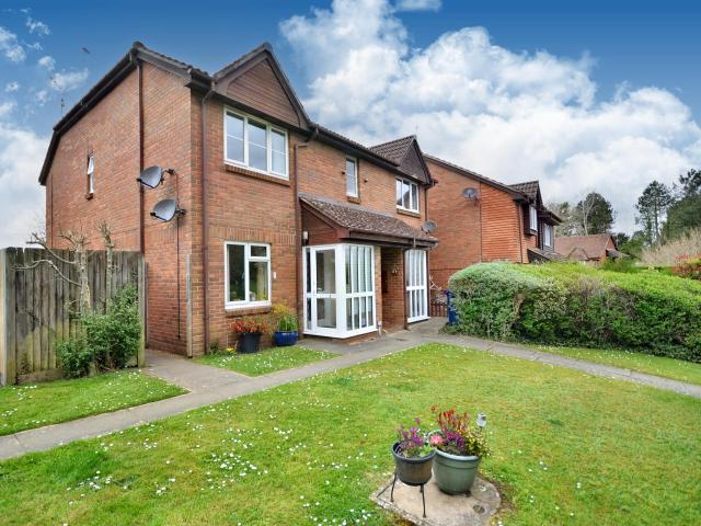 House for rent in Wrecclesham, Fole