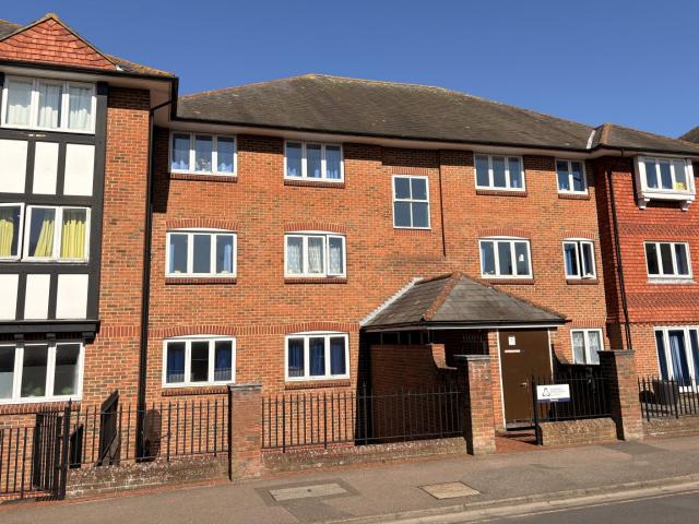 Flat for rent in St. Mildred's, The Bridge