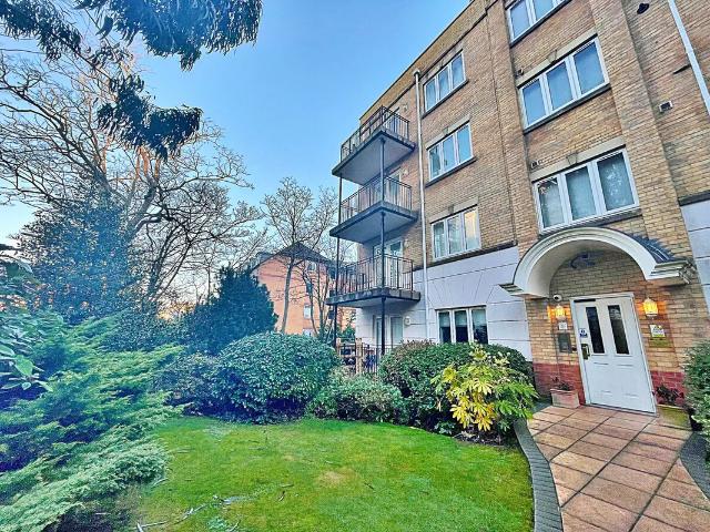 Flat for rent in West Cliff, Bournemouth