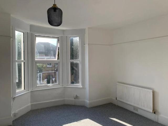 Flat for rent in London Borough of Croydon, Greater London