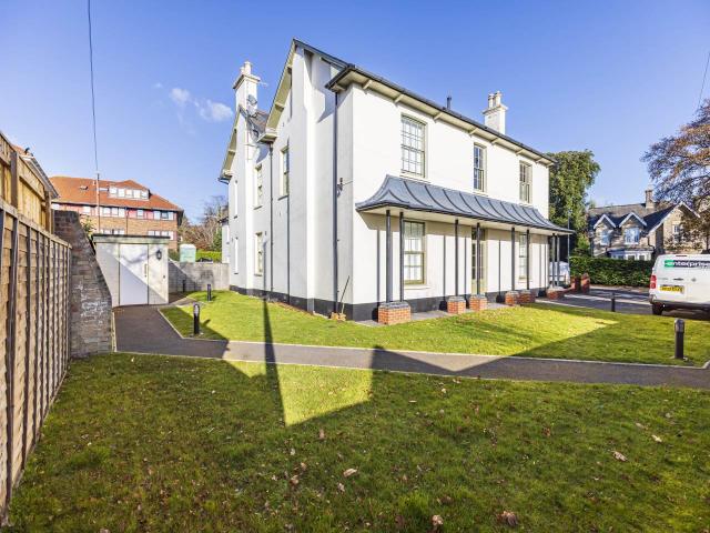 Flat for rent in Parkstone, Poole